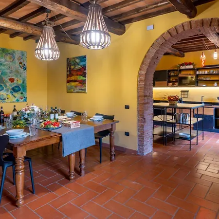 Poggio Staffa شقة فندقية 4*