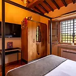 Poggio Staffa Апарт-отель 4*